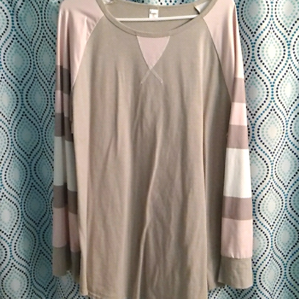 Boutique  long sleeve cotton shirt !!😍